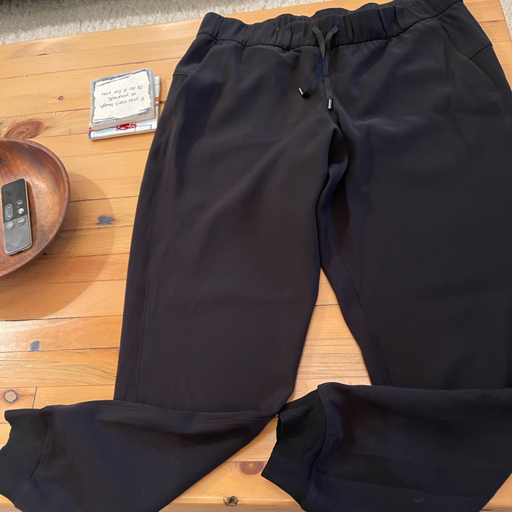 Size 8 lululemon joggers. Original owner.